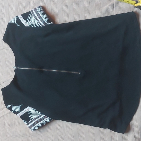 SUNDAY IN BROOKLYN weave hi-lo black top, S - Picture 8 of 10